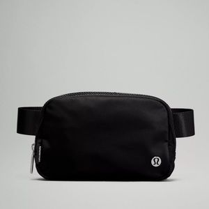 Lululemon Everywhere Belt Bag